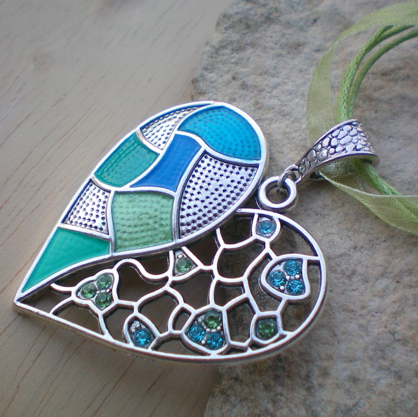 Když rozkvete kov - náhrdelník