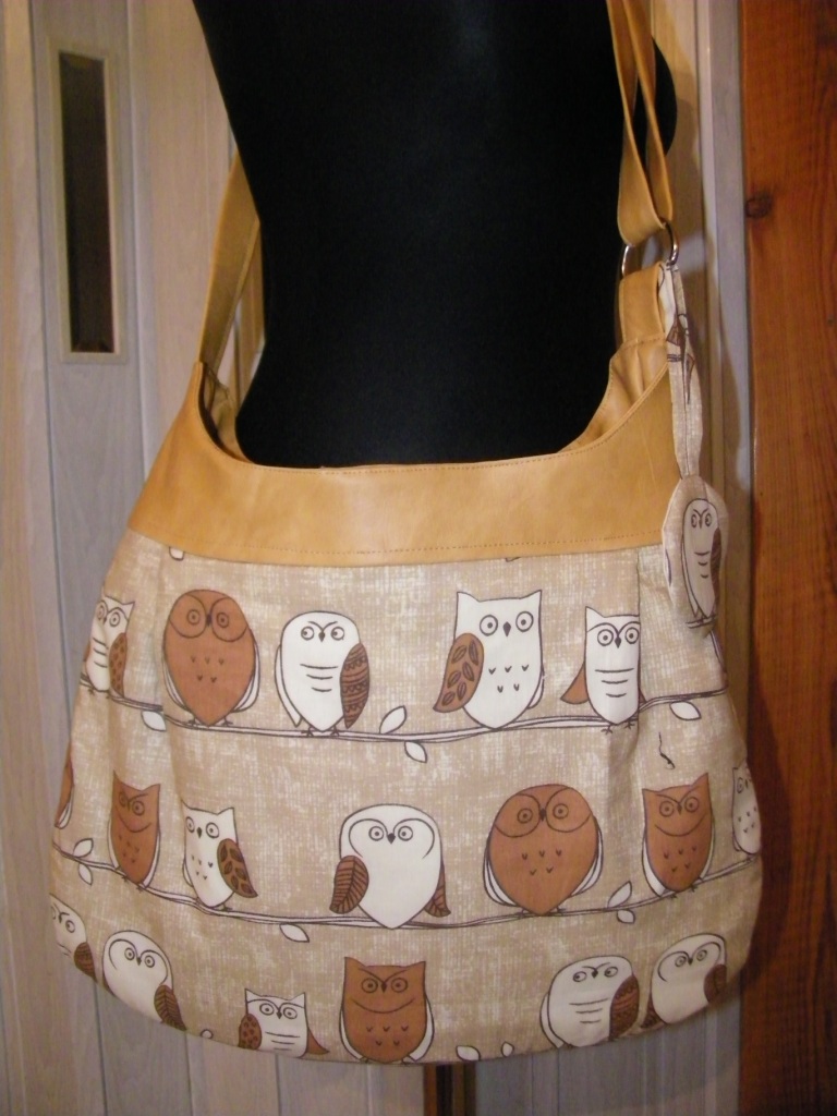 sovičky béžové crossbody