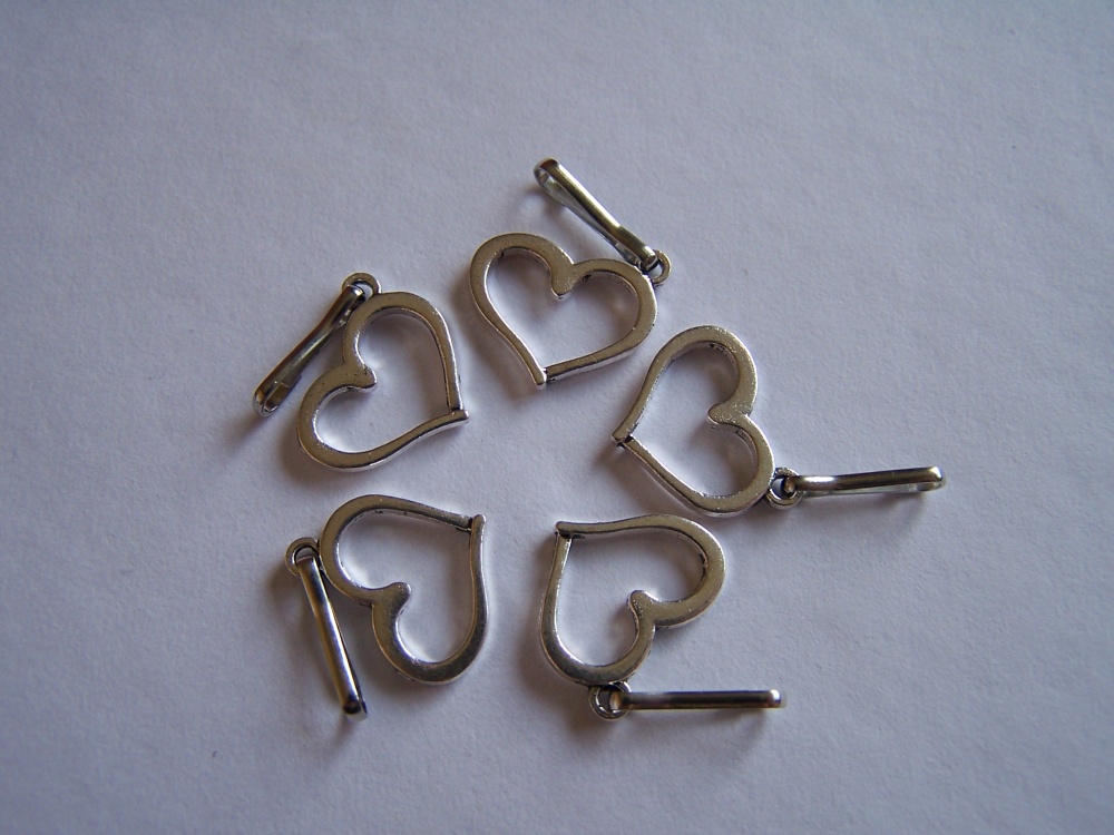 Přívěsek- srdíčko s karabinkou  /platina/ - 5 ks