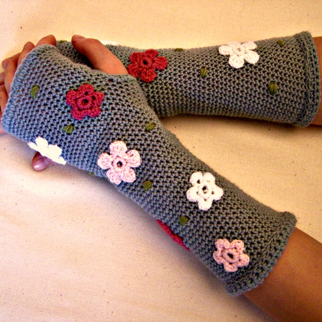 Návleky na ruce - Růženčina zahrádka