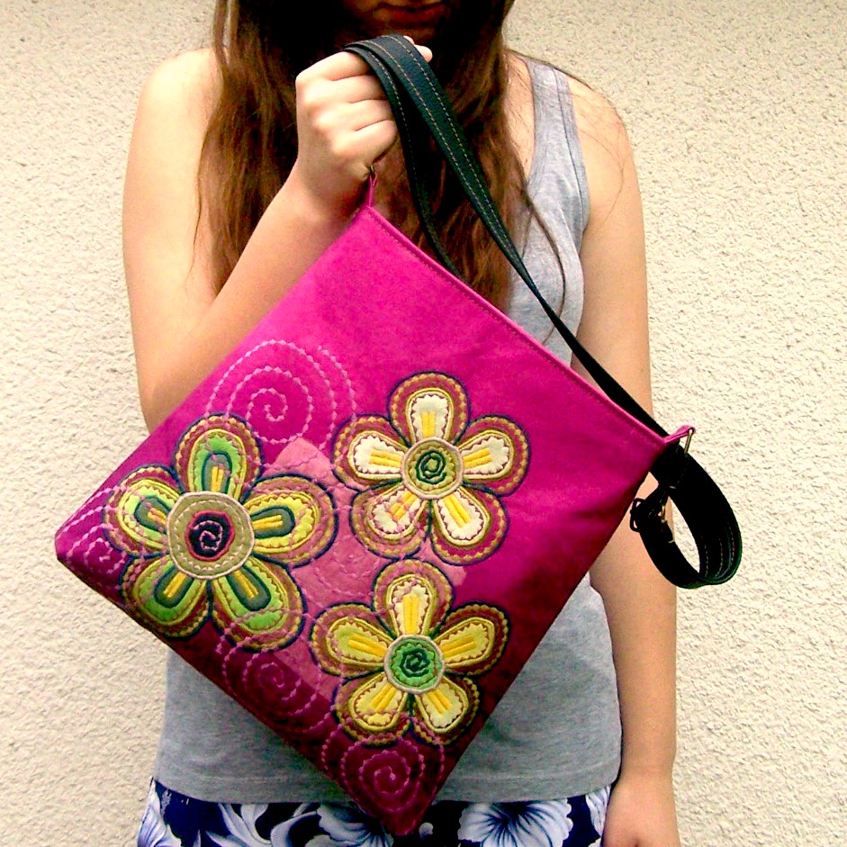 Kabela přes rameno - Pivoňková