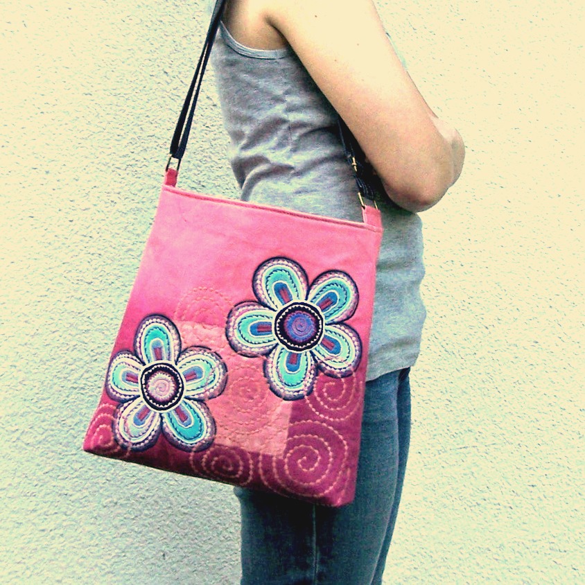 Kabela přes rameno - S modrými květy 