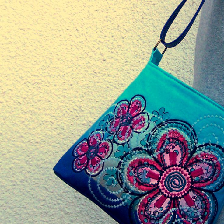 Kabelka malá - tyrkysová s růžovou