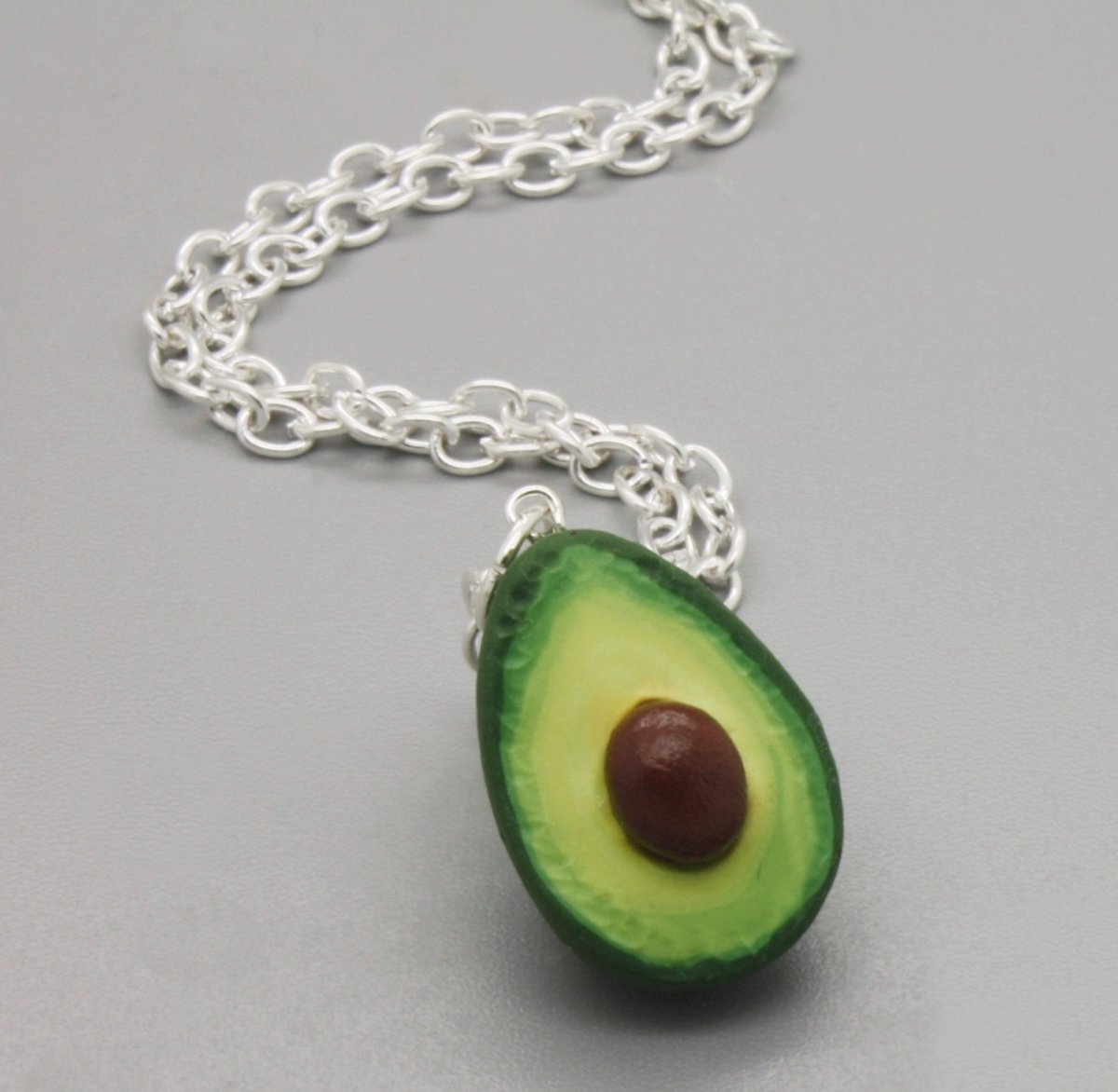 avokádo na krk ... 2,5 cm