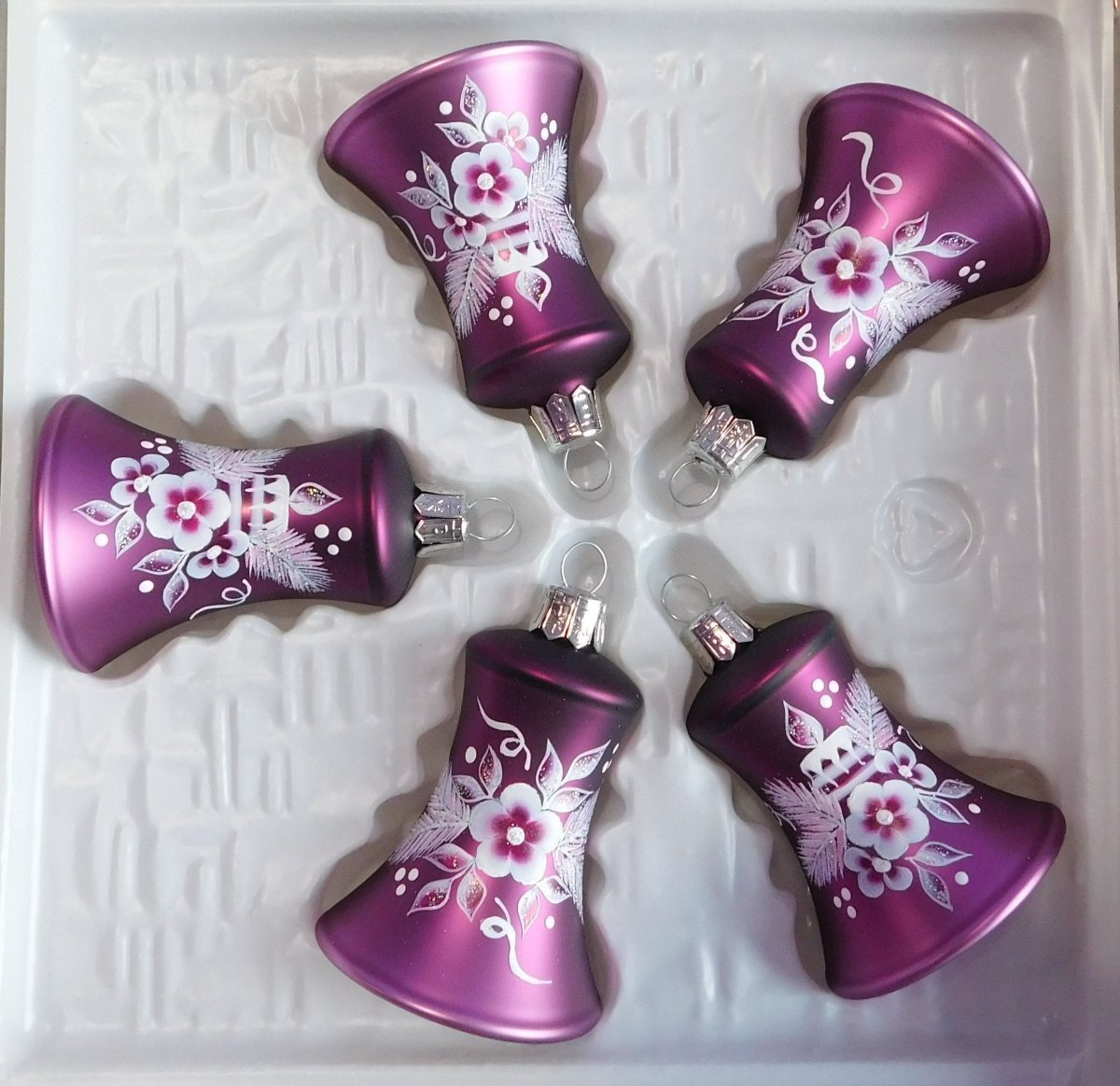 Vánoční ozdoby, baňky, kouličky, zvoneček