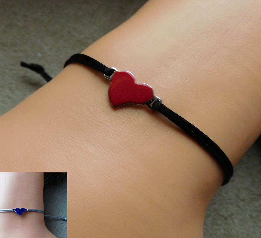 Náramek  - Červené nerezové srdíčko