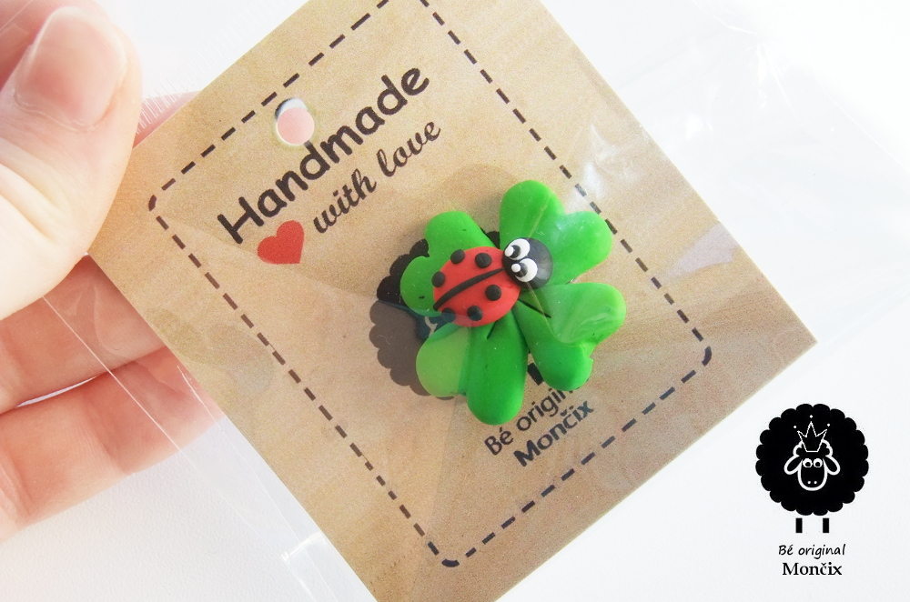 Brož s beruškou pro štěstí