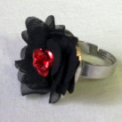 Černý květinový prstýnek -Carmen
