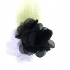 Černá květinová brož