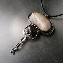 Náhrdelník Inanna  (opál+rubín)