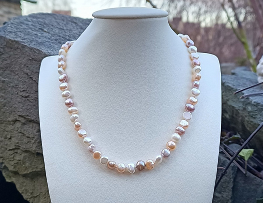 Říční perly tříbarevný něžný uzlíkovaný perlový náhrdelník