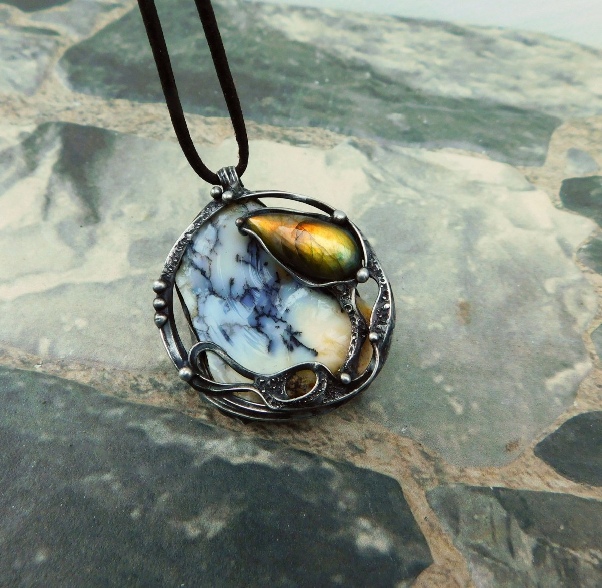 Úsvit... (český opál, labradorit) autorský šperk