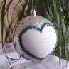 Ručně malovaná vánoční baňka – originální dekorace vytvořená s péčí