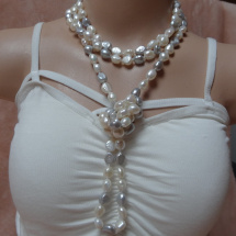 160 cm dlouhý uzlíkovaný náhrdelník z mořských perel