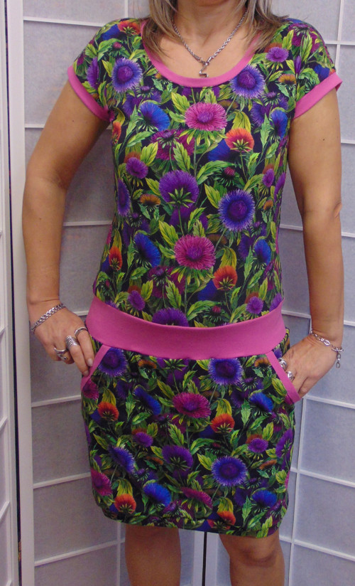 Šaty květy, velikost M %SLEVA% 