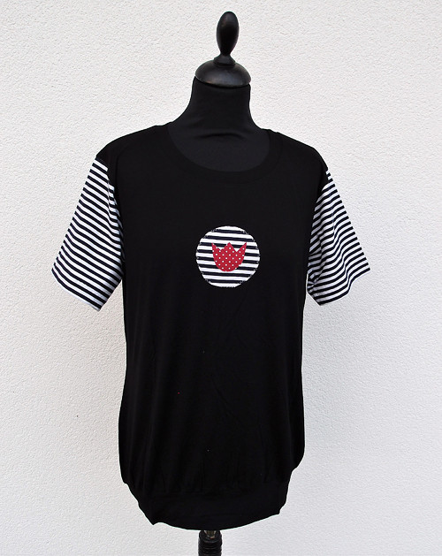 PRUHY NA ČERNÉ (XL) - dámské tričko
