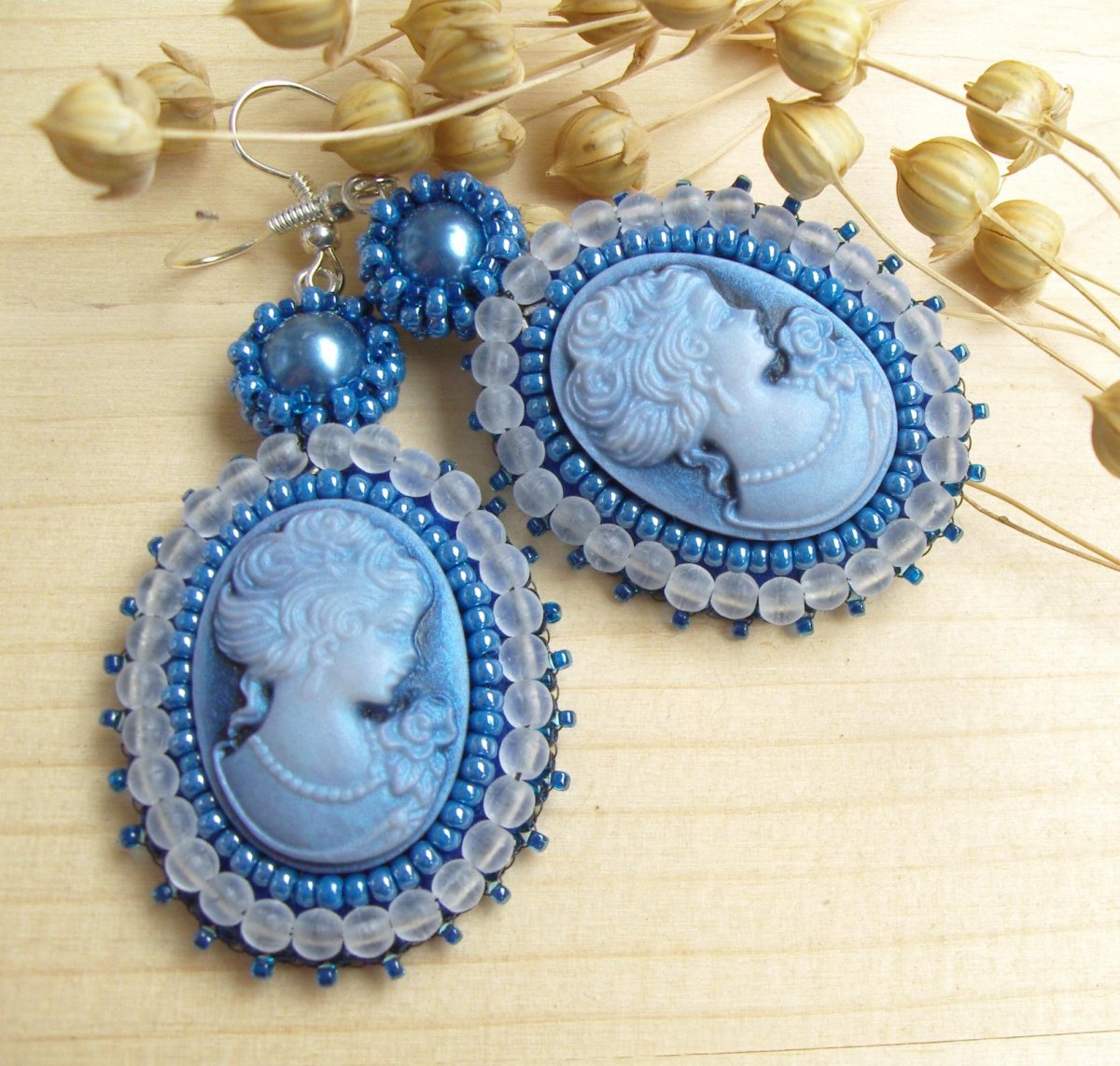 Vintage korálkové náušnice s kamejí BlueLady (080916)