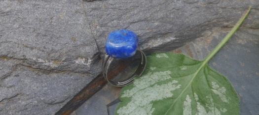 Minerálový prstýnek s lapis lazuli, univerzální velikost