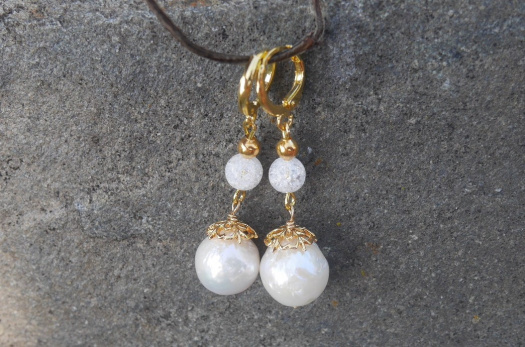 Mořské perly a křišťál - pozlacené náušnice