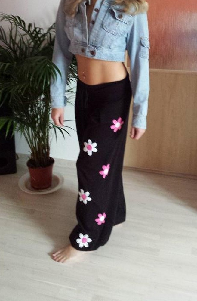 Taneční tepláky s kytičkami