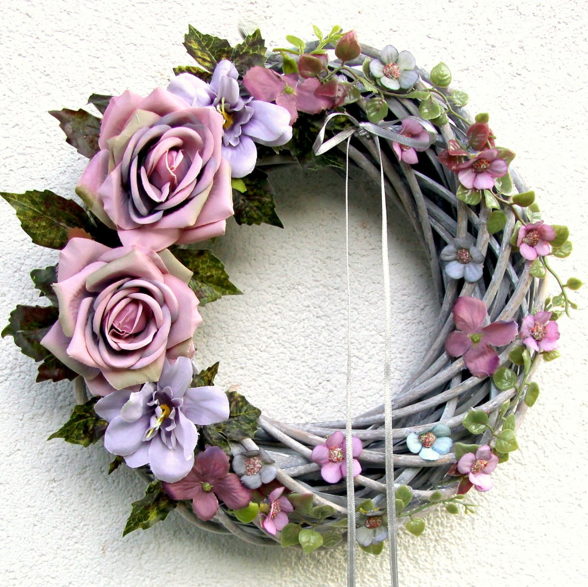 Když v ráji pršelo_věnec na dveře