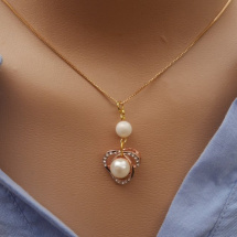 Akoya perla s říční perlou, pozlacený náhrdelník s přívěskem