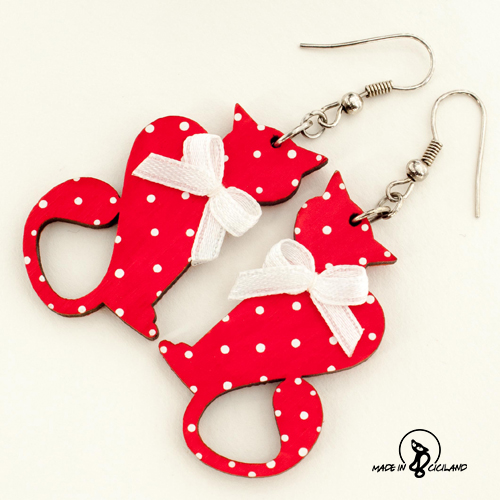 Kočičí náušnice červenobílé
