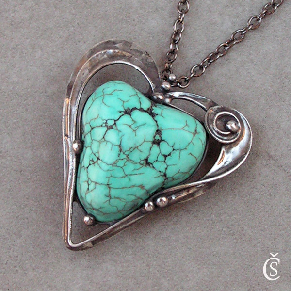 Srdíčko - Tyrkenit - Howlit