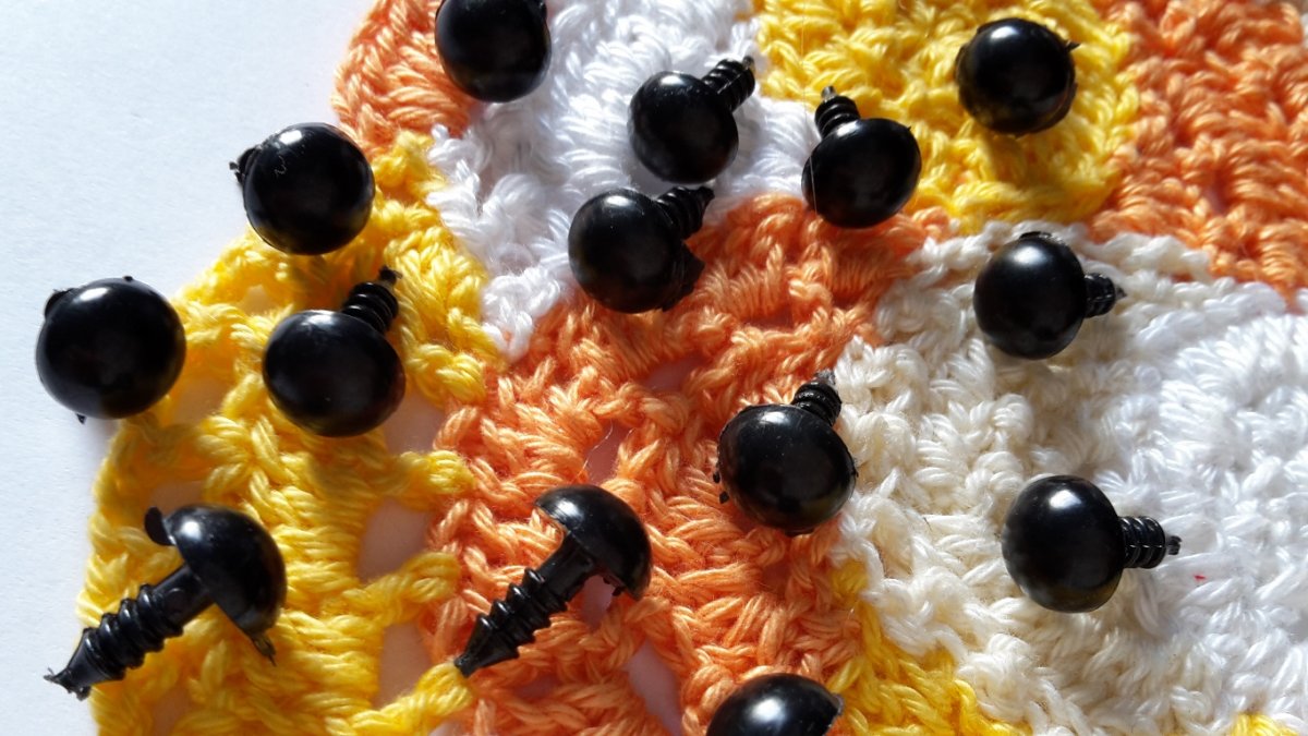 oči černé 10mm  OKO001