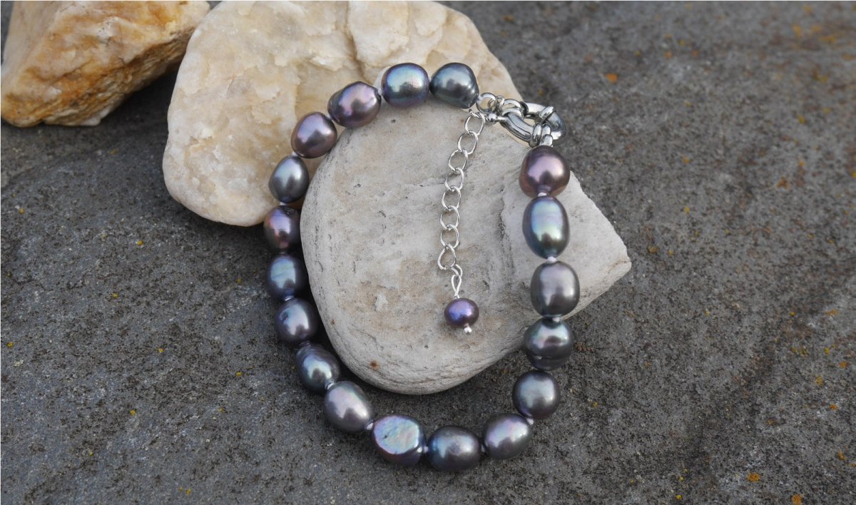 Tmavé mořské perly 8 mm, uzlíkovaný náramek