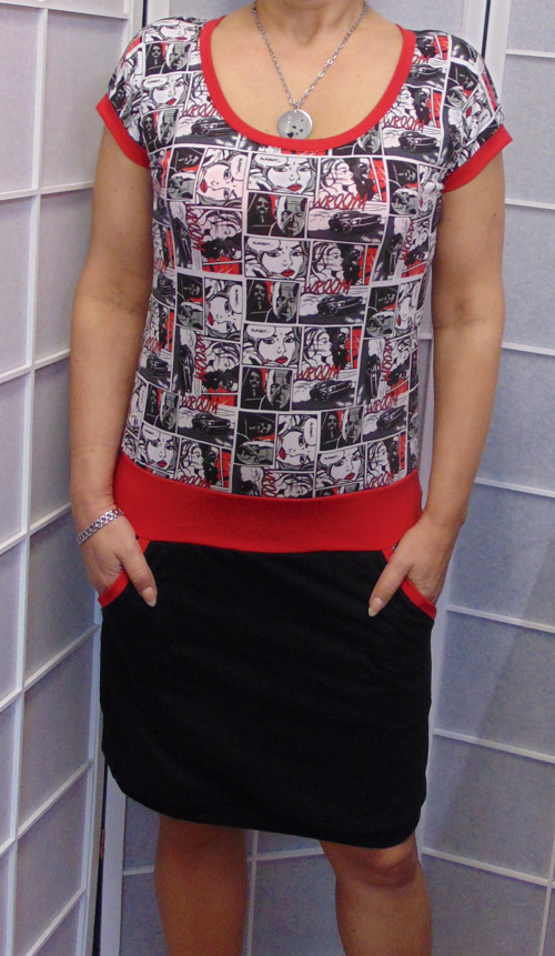 Šaty komiks, velikost M %SLEVA% 