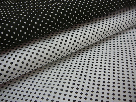 Bavlněná látka - metráž - černý puntíček na bílé - š. 150 cm