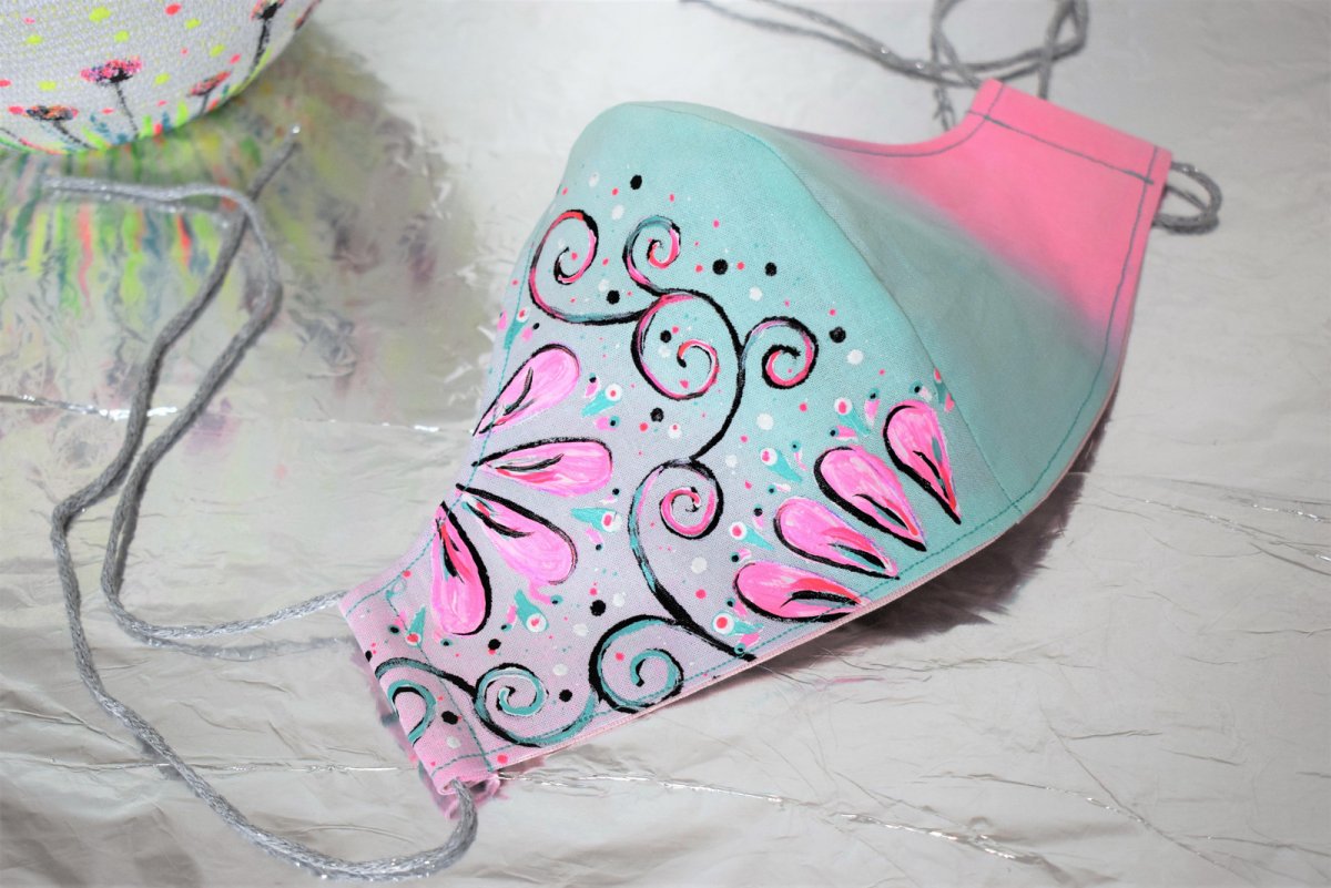  Ručně barvená a malovaná rouška 0079