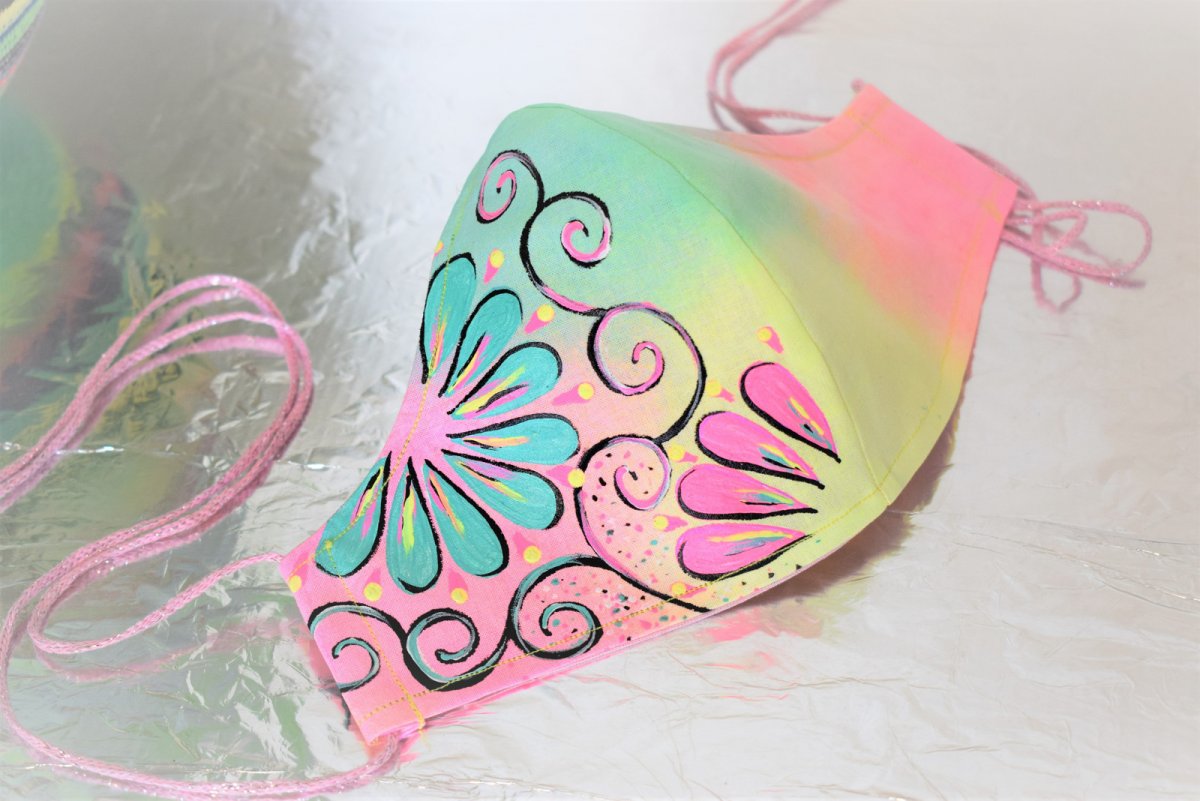  Ručně barvená a malovaná rouška 0120