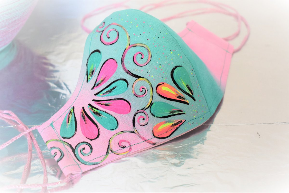  Ručně barvená a malovaná rouška 0151