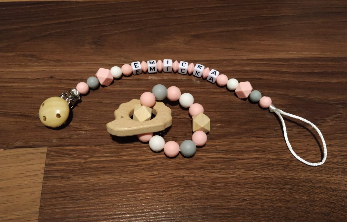 Silikonová / dřevěná růžová pastelová sada klip a kousátko