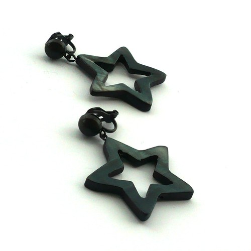Černé perleťové hvězdy - klipsové náušnice