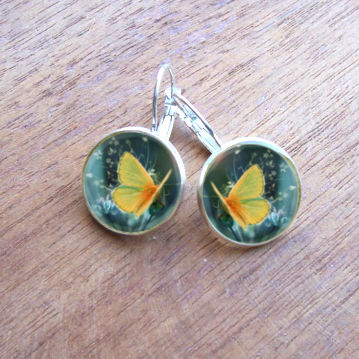 Náušnice z pryskyřice