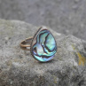 Kapka z ABALONE SHELL perletě, starozlatý prstýnek
