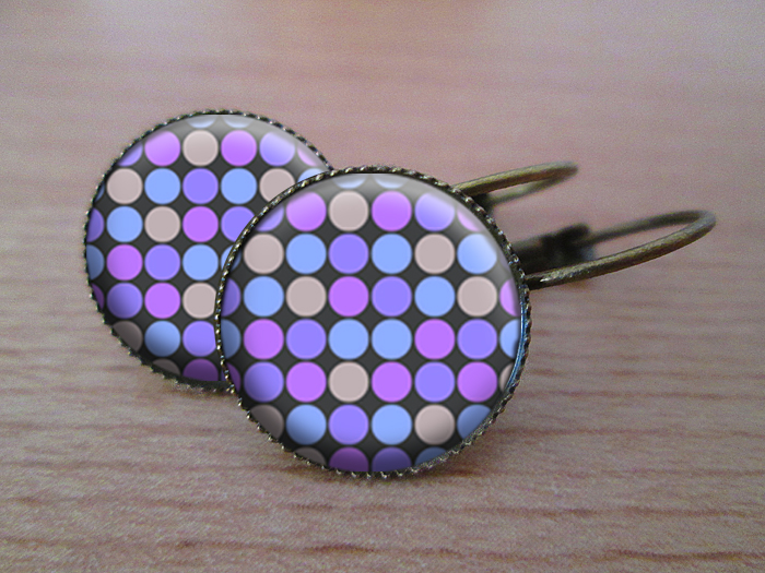 VINTAGE VISACÍ NÁUŠNICE - fialovo-barevné puntíky