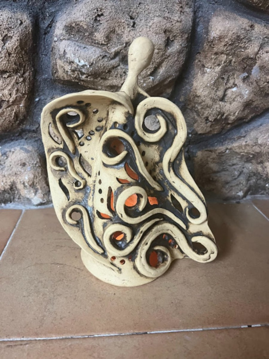 ,,Anděl,, soška-svicinek, originál, modelováni, keramická hlína,  22cm