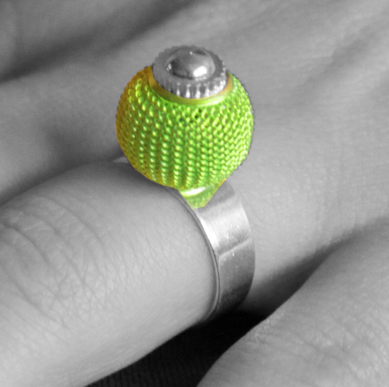 PRSTEN: Disco Balls Yellow Neon