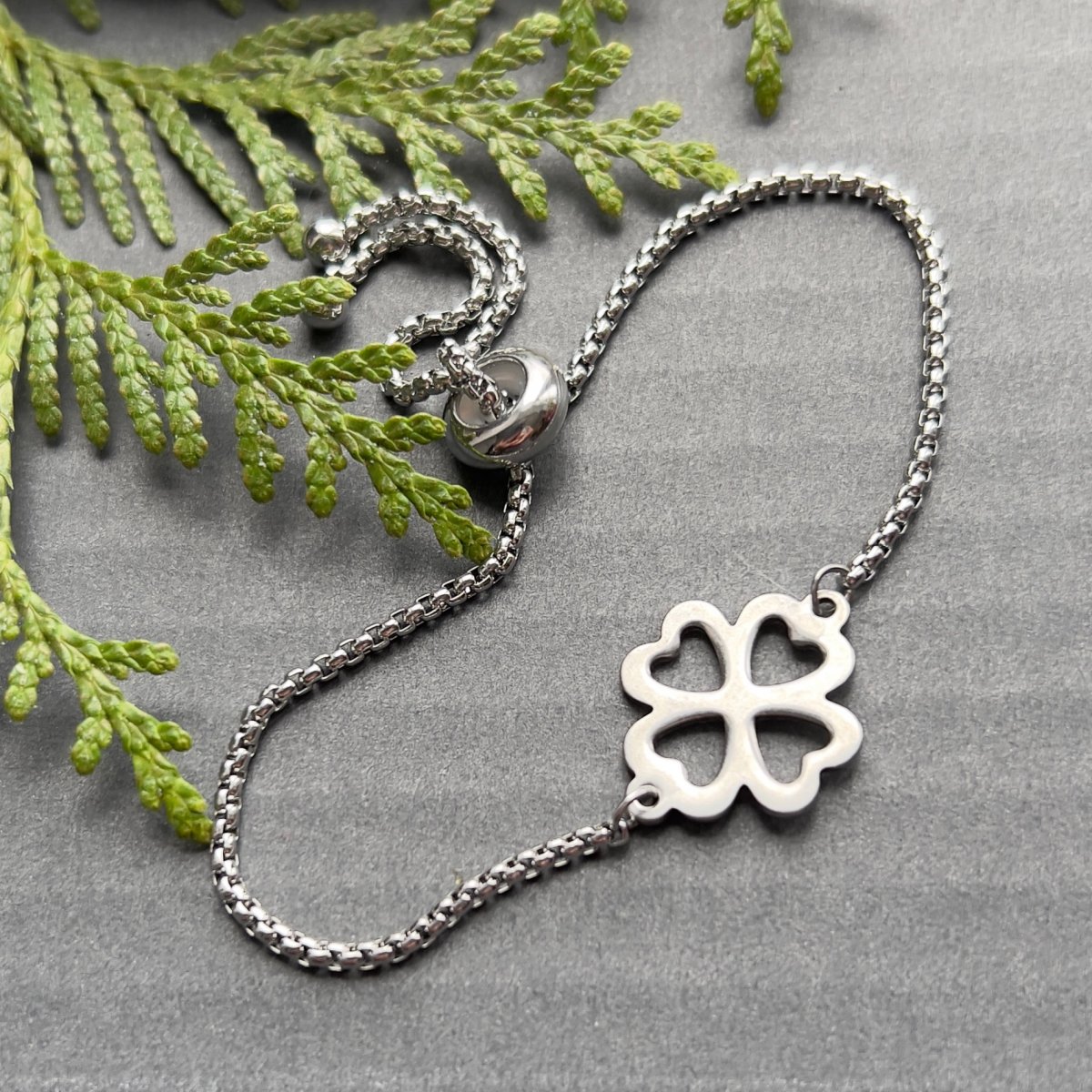 Náramek s čtyřlístkem - S. Steel