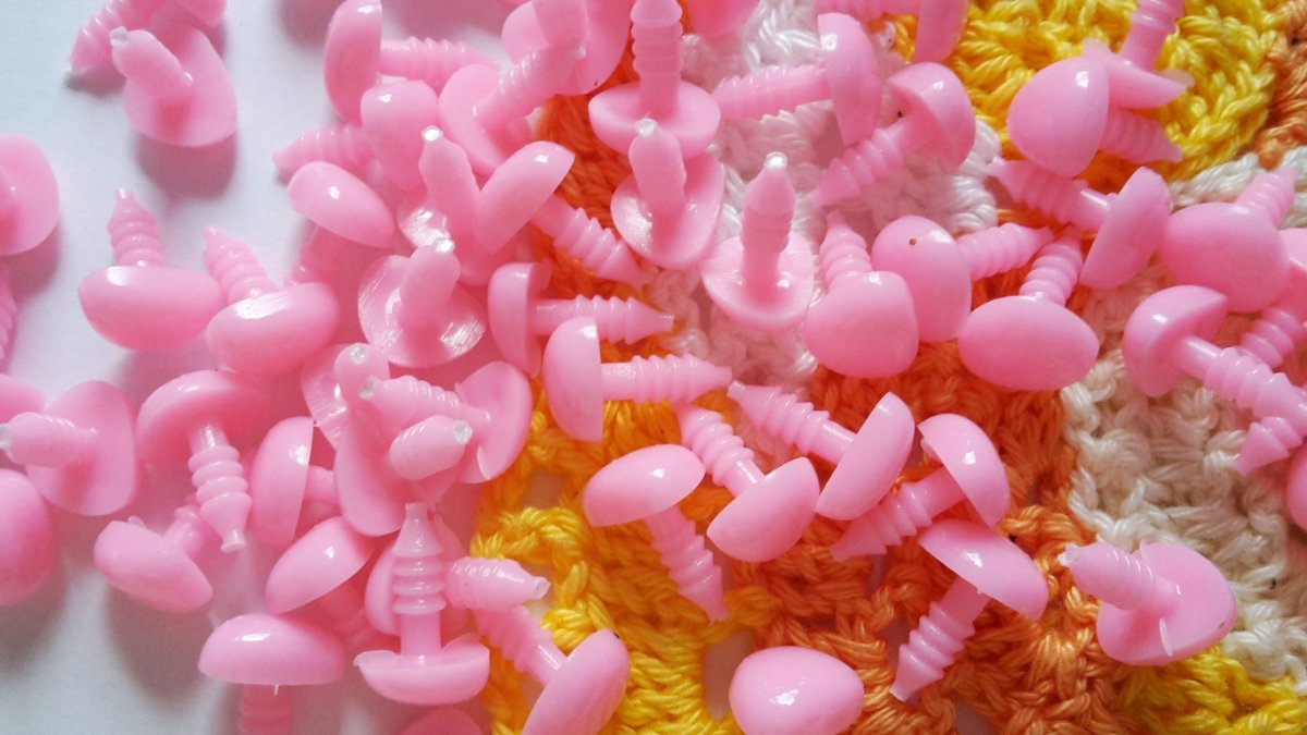 nos růžový 11mm  NOS19