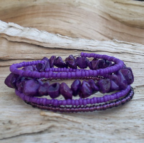 Fialový náramek s ametystem