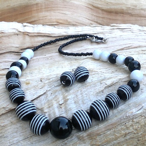 Černobílé retro korále + náušnice