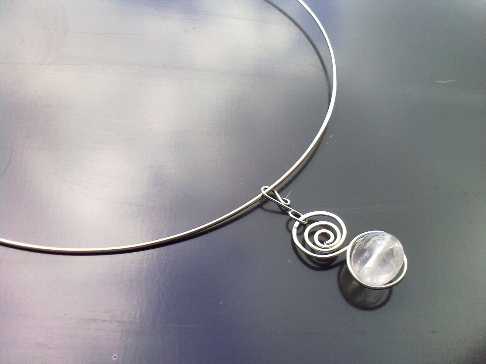 náhrdelník s kříštálem