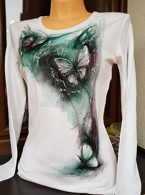  Malované tričko" Motýlí tanec"