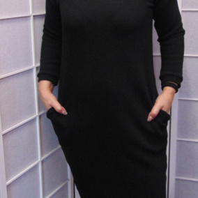 Šaty s kapsami s 3D efektem - barva černá S - XXXL