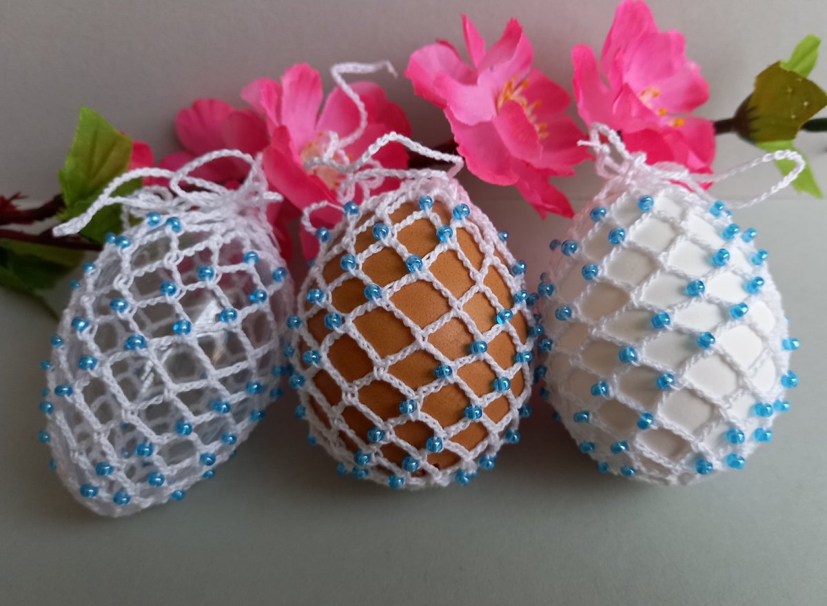 Košilka na vajíčka - s korálky č.1